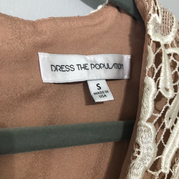 Dress the Population Juliette Plunge Lace Romper - Picture 3 of 7